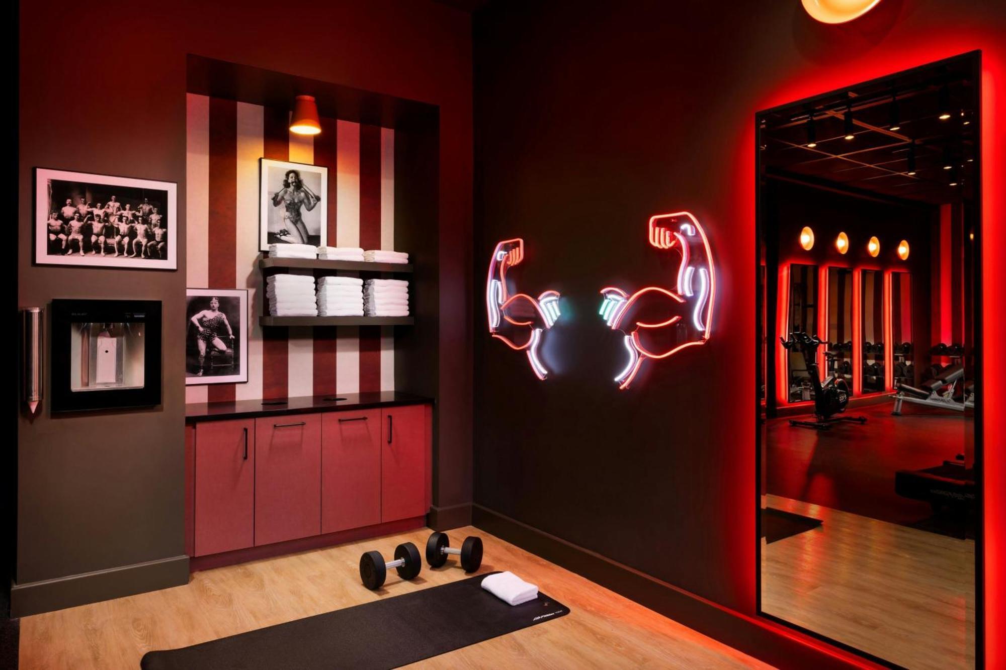 Moxy Downtown 3* Allentown