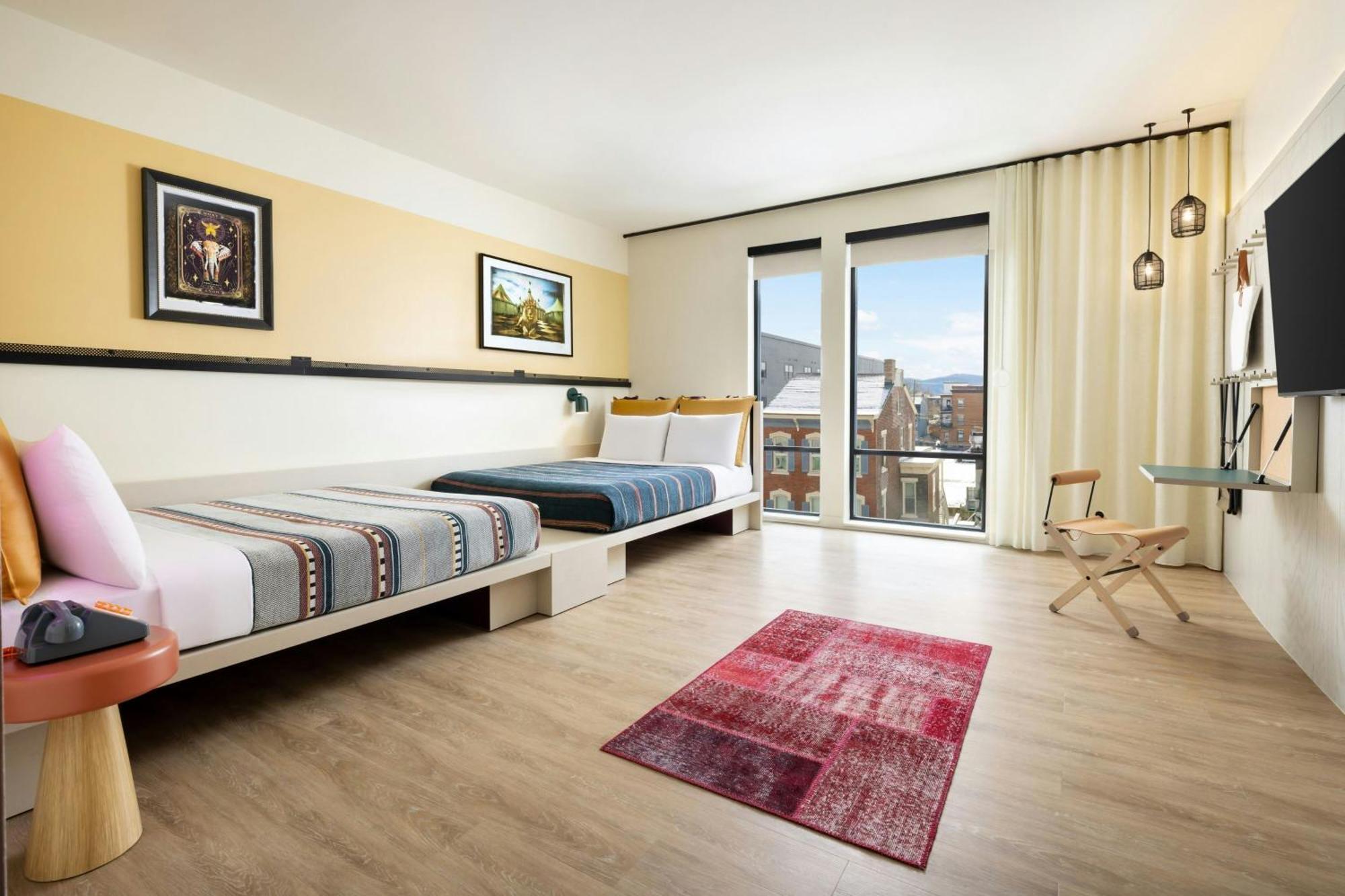 Moxy Downtown Hotel 3*